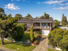 Views on Quicks Hill, North Albury